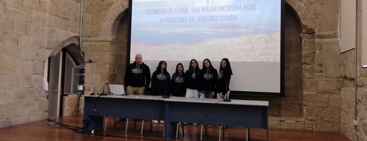 Alumnos y profesores de Arrecife, Lanzarote, en el IES Santa María la Real
